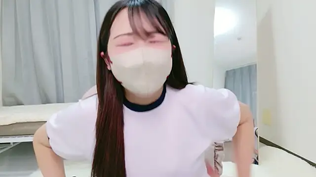 Snapshot of yui_chan00 chatting on 04/28/26, 08:19 yui chan00 online show from 04/28/26, 08:19