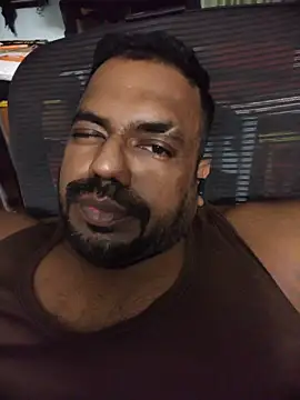 Snapshot of Siranjeevishiva chatting on 12/17/25, 08:04 Siranjeevishiva online show from 12/17/25, 08:04