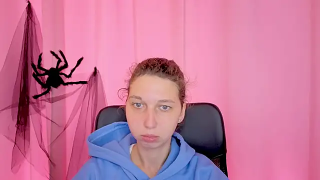 CuteEllii online show from 11/11/25, 11:10