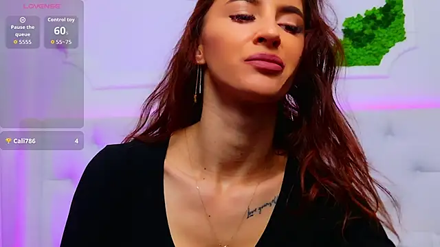 Snapshot of ElisaCharm chatting on 01/19/26, 03:32 ElisaCharm online show from 01/19/26, 03:32