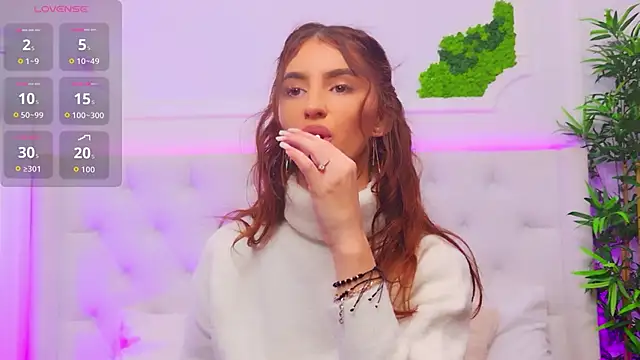 Snapshot of ElisaCharm chatting on 02/10/26, 03:32 ElisaCharm online show from 02/10/26, 03:32