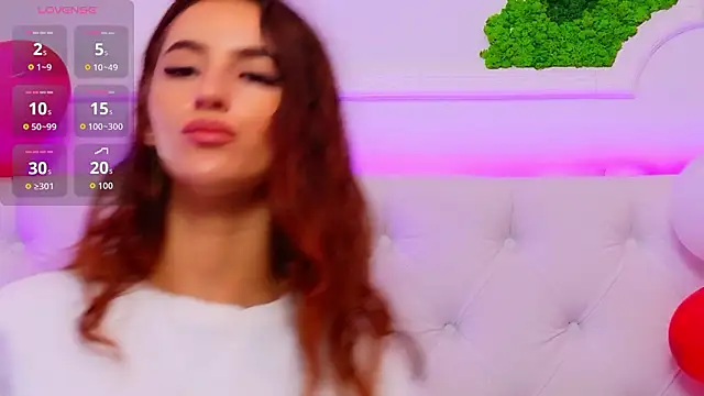 Snapshot of ElisaCharm chatting on 02/14/26, 05:04 ElisaCharm online show from 02/14/26, 05:04