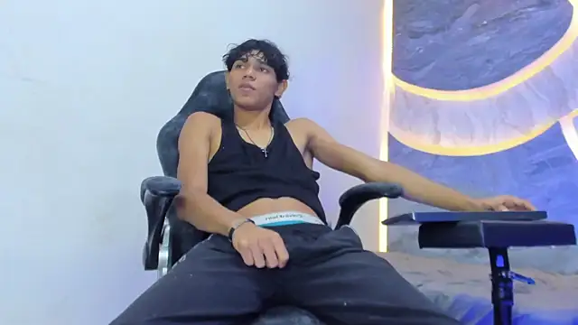 Sex Boy 33  online show from 11/13/25, 03:27