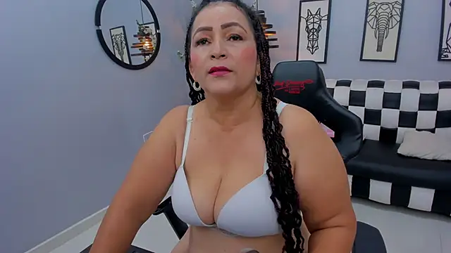 Snapshot of Elena_Milff chatting on 10/24/25, 07:21 Elena Milff online show from 10/24/25, 07:21