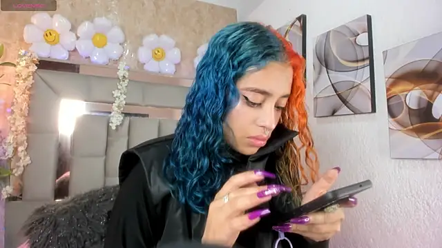 Cristall ravven online show from 10/28/25, 01:58