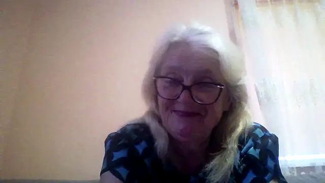 Snapshot of AmyLove353 chatting on 06/25/26, 02:33 AmyLove353 online show from 06/25/26, 02:33