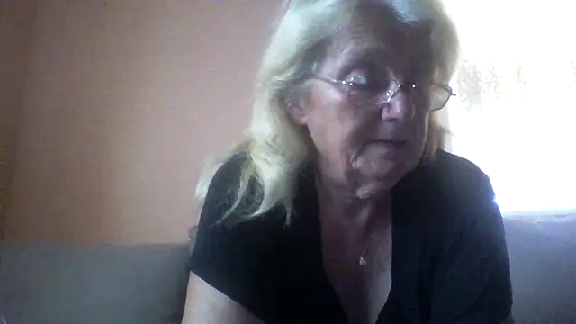 Snapshot of AmyLove353 chatting on 07/02/26, 03:23 AmyLove353 online show from 07/02/26, 03:23
