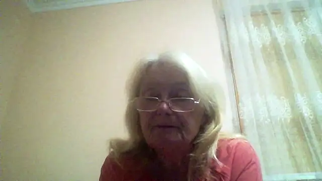 Snapshot of AmyLove353 chatting on 07/06/26, 08:33 AmyLove353 online show from 07/06/26, 08:33