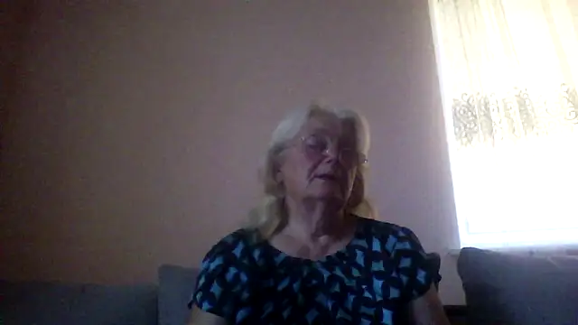 Snapshot of AmyLove353 chatting on 07/11/26, 03:42 AmyLove353 online show from 07/11/26, 03:42