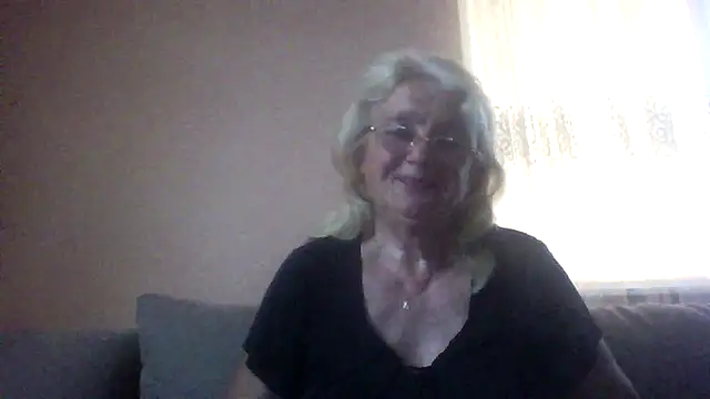 Snapshot of AmyLove353 chatting on 07/16/26, 03:12 AmyLove353 online show from 07/16/26, 03:12