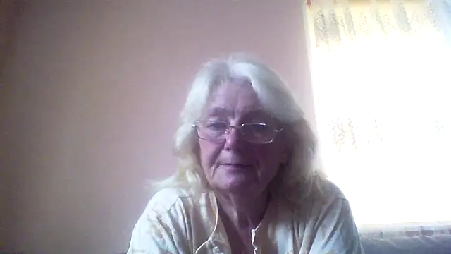 Snapshot of AmyLove353 chatting on 07/19/26, 04:05 AmyLove353 online show from 07/19/26, 04:05