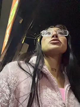 Snapshot of Violeet-Smith chatting on 10/30/25, 12:45 Violeet-Smith online show from 10/30/25, 12:45