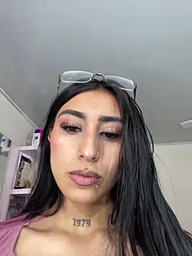 Snapshot of Violeet-Smith chatting on 11/13/25, 09:14 Violeet-Smith online show from 11/13/25, 09:14