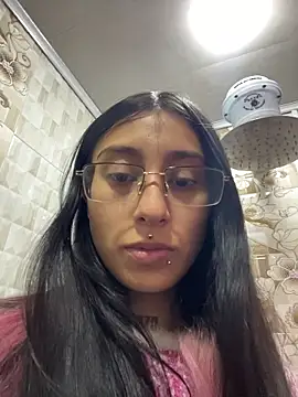 Snapshot of Violeet-Smith chatting on 11/30/25, 05:50 Violeet-Smith online show from 11/30/25, 05:50