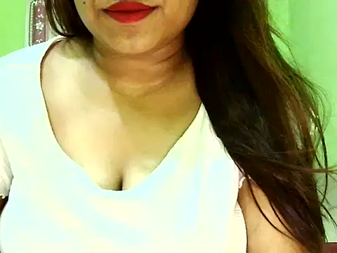 Safa Pari online show from 10/24/25, 10:33