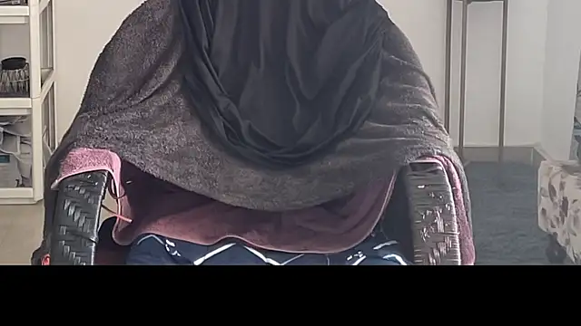 MakeMeAwareAah online show from 12/03/25, 07:16