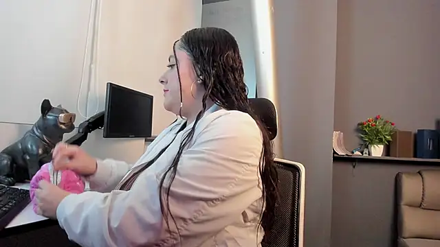 Snapshot of Danna_piink_ chatting on 03/27/26, 11:10 Danna piink online show from 03/27/26, 11:10