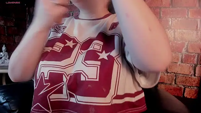 Snapshot of Danna_piink_ chatting on 04/11/26, 12:20 Danna piink online show from 04/11/26, 12:20