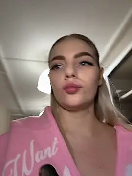 HugeBoobsAlice online show from 11/08/25, 01:33