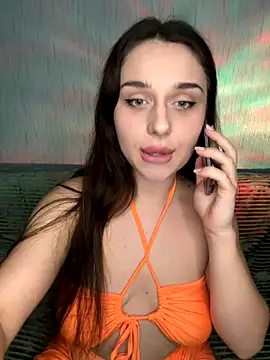 Snapshot of ScarletSi chatting on 12/19/25, 08:05 ScarletSi online show from 12/19/25, 08:05