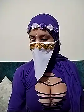 caroline peed online show from 10/24/25, 12:01