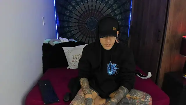 cleoo jhonny online show from 11/06/25, 04:24