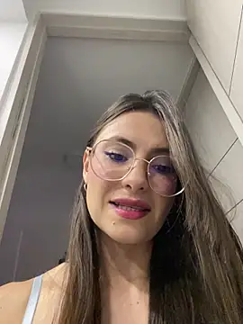 Snapshot of isa_p chatting on 04/12/26, 05:45 isa p online show from 04/12/26, 05:45