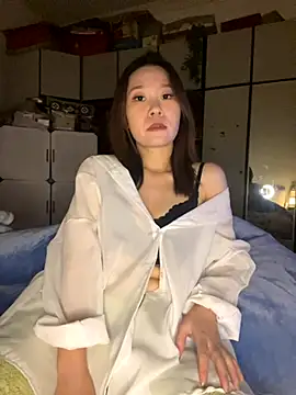 Snapshot of LLLauren_999 chatting on 10/22/25, 12:05 LLLauren 999 online show from 10/22/25, 12:05