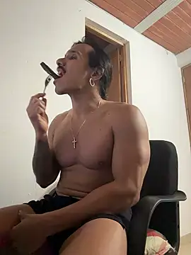 Snapshot of caiiobahia chatting on 01/14/26, 02:28 caiiobahia online show from 01/14/26, 02:28