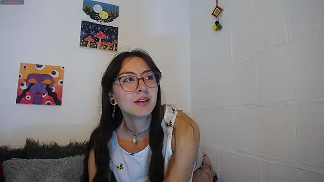 Snapshot of _IR1S_ chatting on 02/21/26, 11:28 IR1S online show from 02/21/26, 11:28