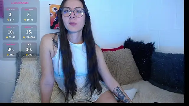 Snapshot of _IR1S_ chatting on 04/14/26, 01:22 IR1S online show from 04/14/26, 01:22