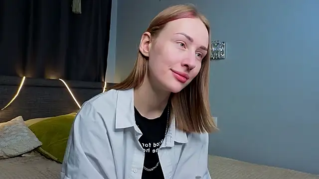 ZolaDickmann online show from 11/05/25, 08:25