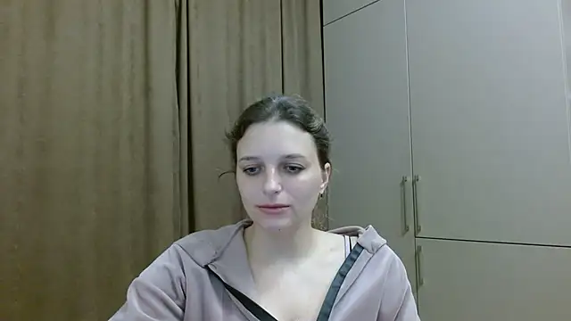 Snapshot of ElisSky301 chatting on 11/22/25, 08:52 ElisSky301 online show from 11/22/25, 08:52