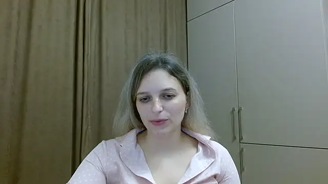 Snapshot of ElisSky301 chatting on 11/29/25, 09:29 ElisSky301 online show from 11/29/25, 09:29