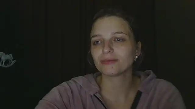 Snapshot of ElisSky301 chatting on 12/14/25, 09:19 ElisSky301 online show from 12/14/25, 09:19