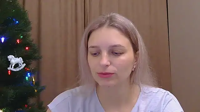 Snapshot of ElisSky301 chatting on 12/16/25, 09:20 ElisSky301 online show from 12/16/25, 09:20