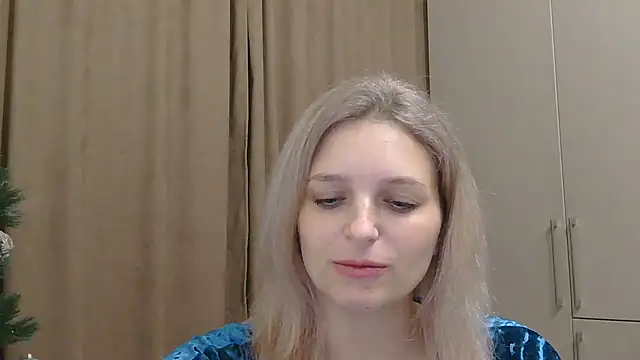 Snapshot of ElisSky301 chatting on 12/19/25, 09:22 ElisSky301 online show from 12/19/25, 09:22