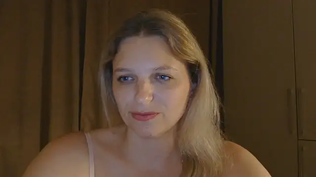 Snapshot of ElisSky301 chatting on 07/04/26, 08:48 ElisSky301 online show from 07/04/26, 08:48
