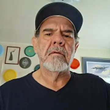 Snapshot of pena633 chatting on 11/07/25, 03:45 pena633 online show from 11/07/25, 03:45