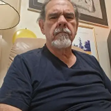 Snapshot of pena633 chatting on 11/09/25, 10:19 pena633 online show from 11/09/25, 10:19