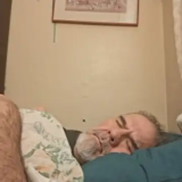 Snapshot of pena633 chatting on 11/13/25, 03:27 pena633 online show from 11/13/25, 03:27