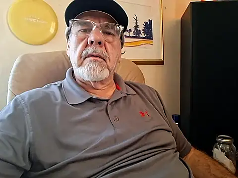 Snapshot of pena633 chatting on 11/17/25, 01:17 pena633 online show from 11/17/25, 01:17