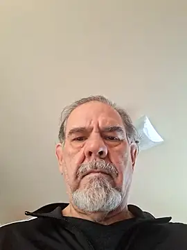 Snapshot of pena633 chatting on 11/27/25, 02:30 pena633 online show from 11/27/25, 02:30