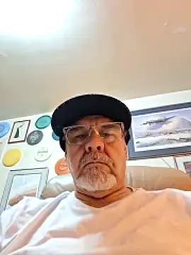 Snapshot of pena633 chatting on 12/03/25, 03:14 pena633 online show from 12/03/25, 03:14