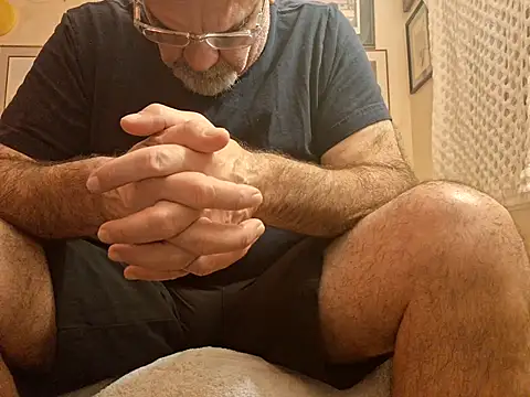 Snapshot of pena633 chatting on 12/04/25, 03:27 pena633 online show from 12/04/25, 03:27