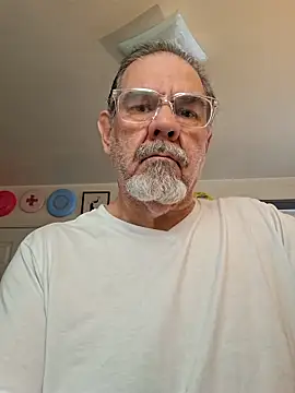 Snapshot of pena633 chatting on 12/05/25, 02:47 pena633 online show from 12/05/25, 02:47