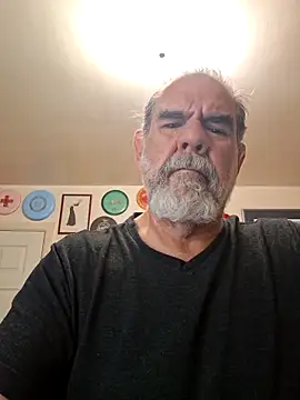 Snapshot of pena633 chatting on 04/24/26, 05:48 pena633 online show from 04/24/26, 05:48