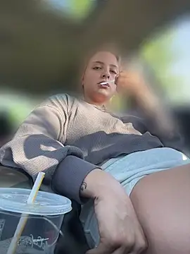 Snapshot of xoxokehlani chatting on 04/16/26, 10:01 xoxokehlani online show from 04/16/26, 10:01