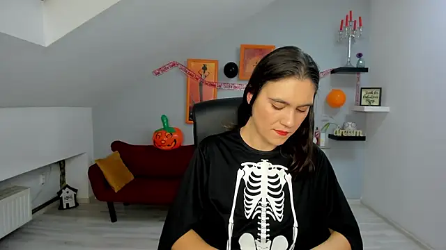 Snapshot of IzzyMonro chatting on 10/30/25, 08:53 IzzyMonro online show from 10/30/25, 08:53