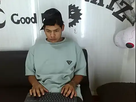 Yordi Alpha online show from 11/01/25, 01:57